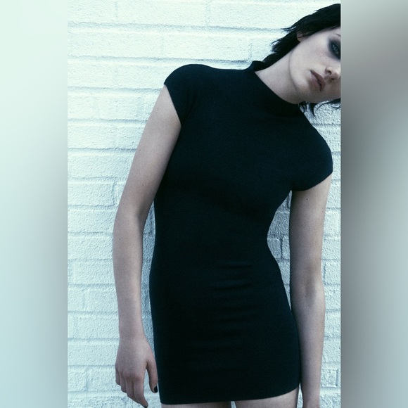 Black dress - Picture 2 of 2